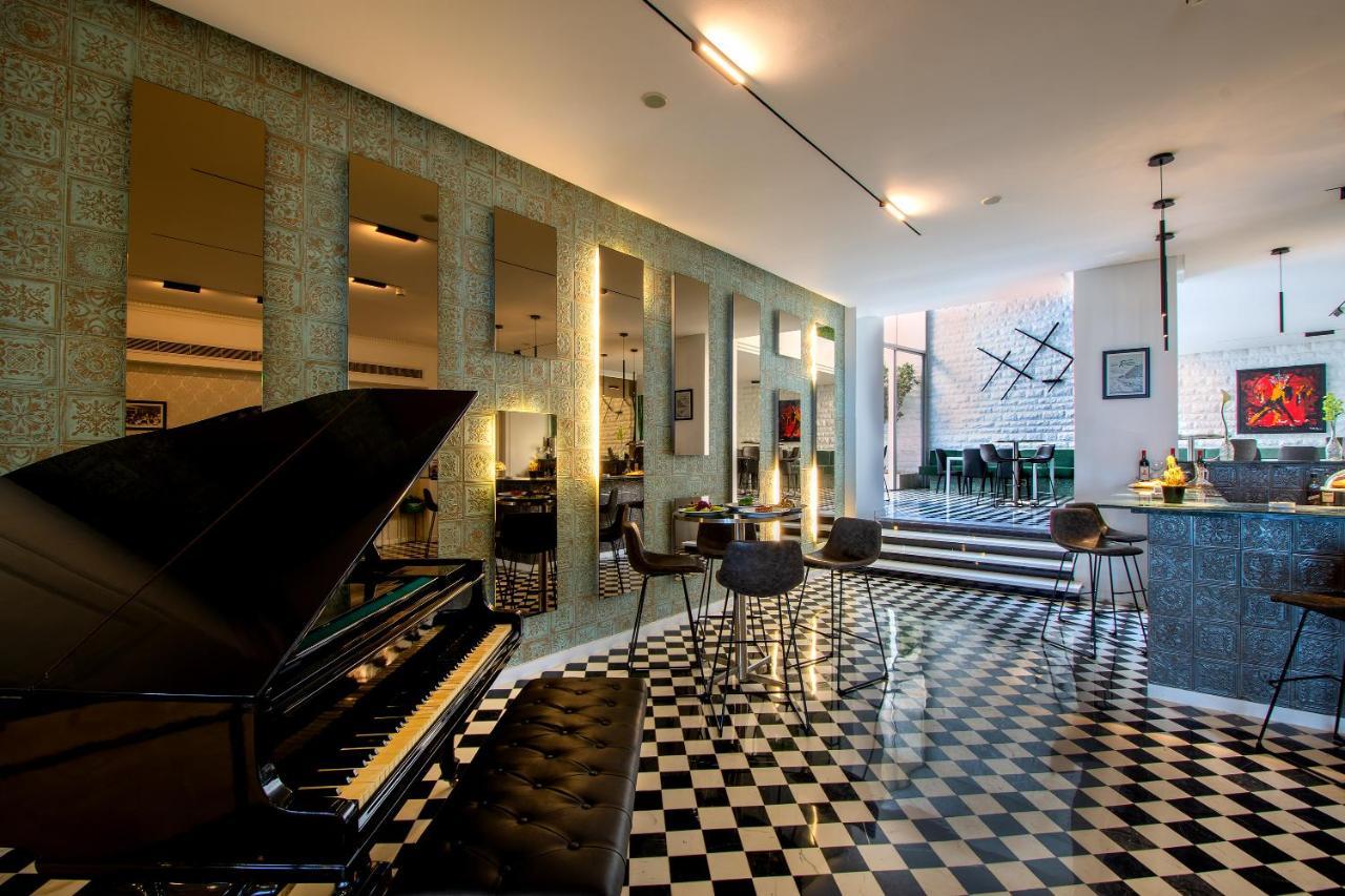 Riviera Hotel And Beach Lounge, Beirut Bagian luar foto