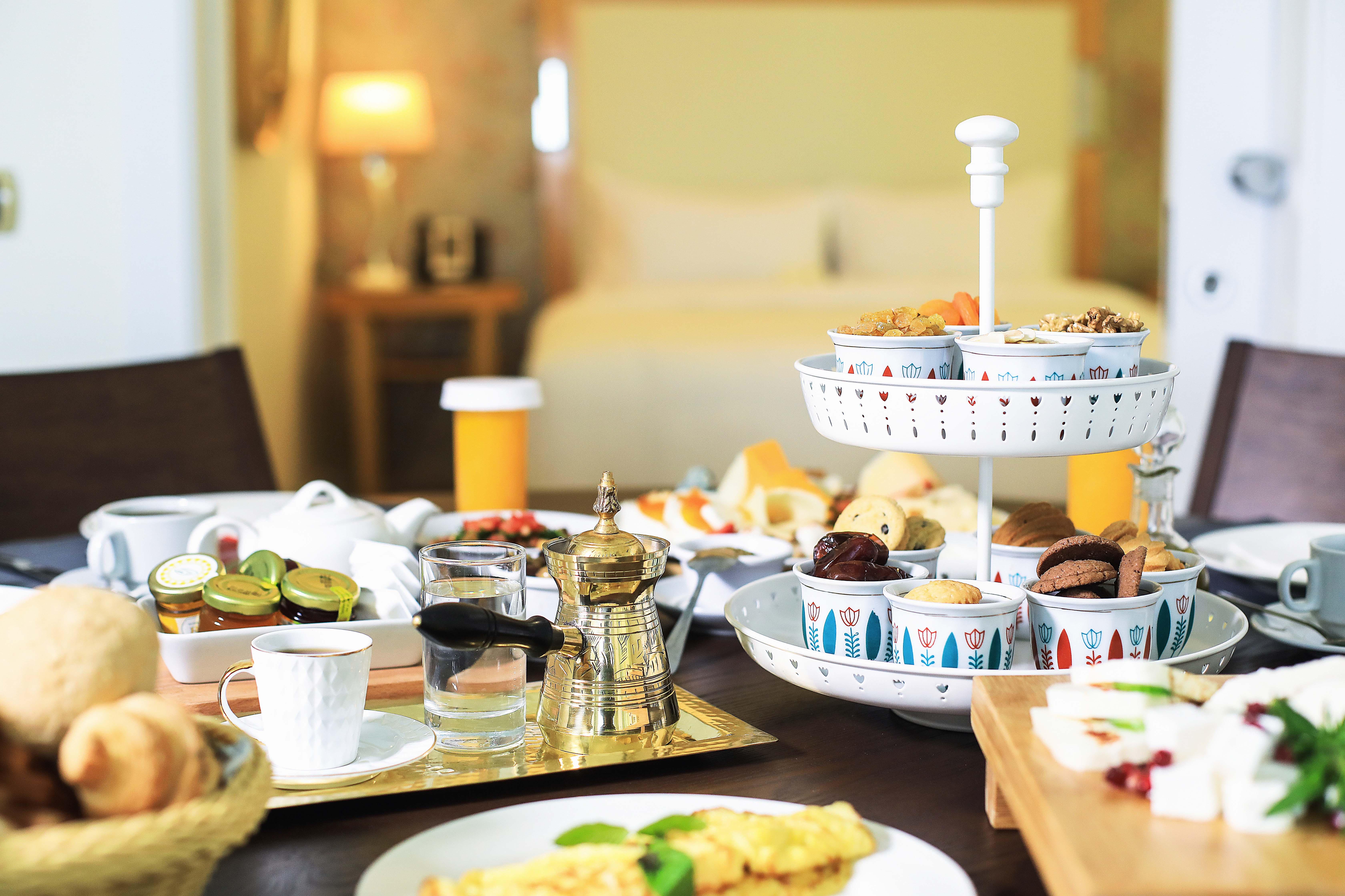 Riviera Hotel And Beach Lounge, Beirut Bagian luar foto