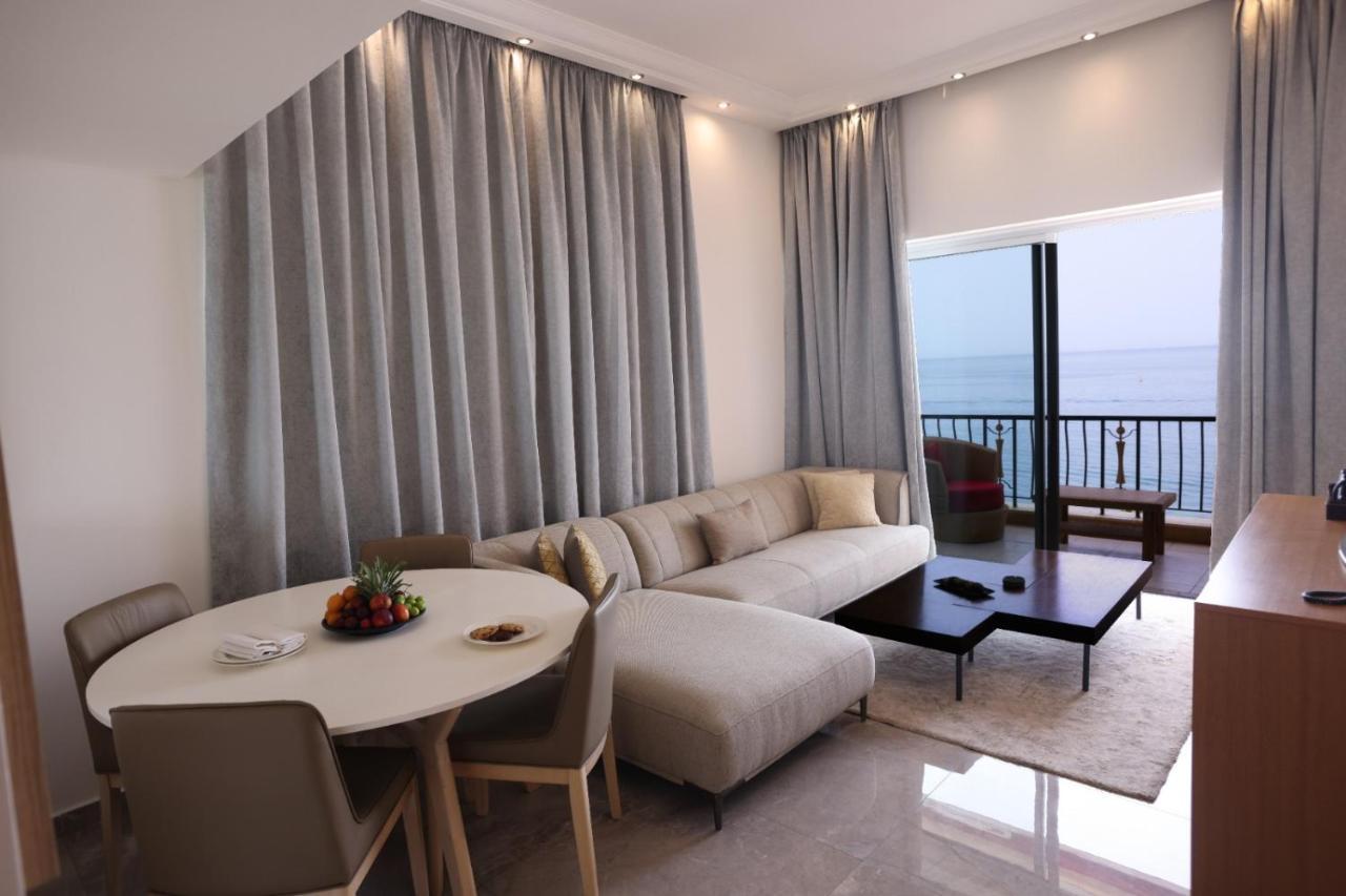 Riviera Hotel And Beach Lounge, Beirut Bagian luar foto