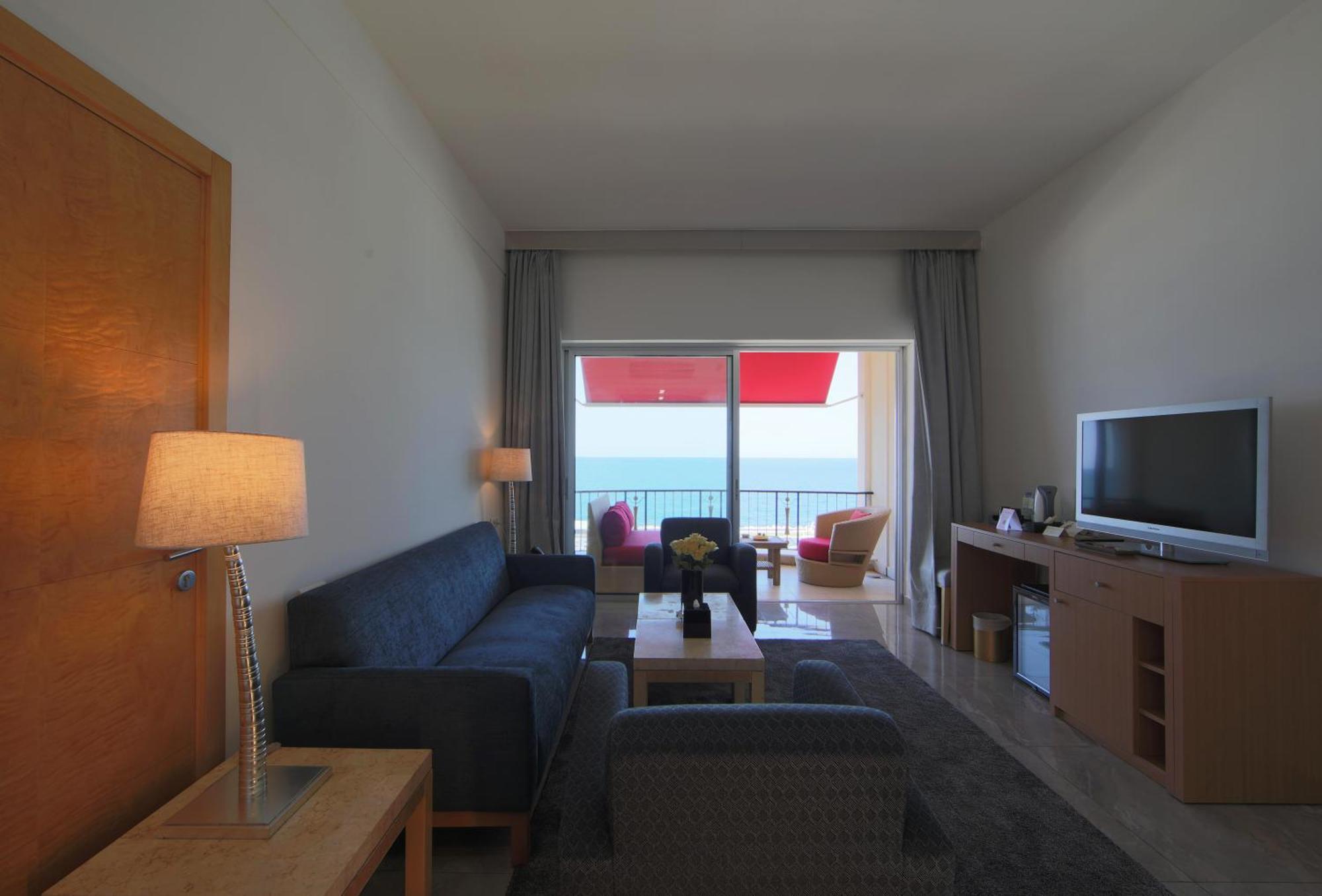 Riviera Hotel And Beach Lounge, Beirut Bagian luar foto