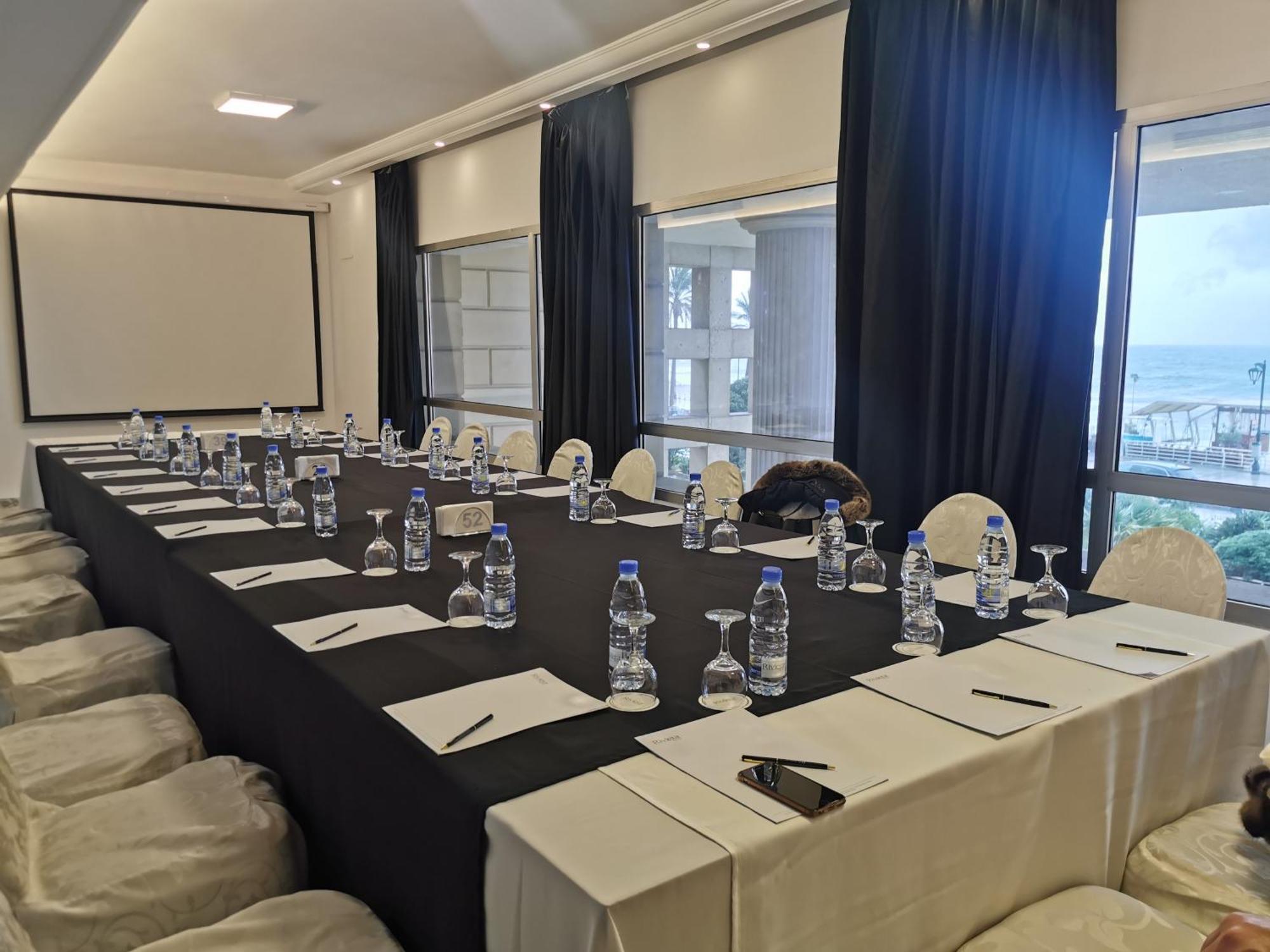Riviera Hotel And Beach Lounge, Beirut Bagian luar foto